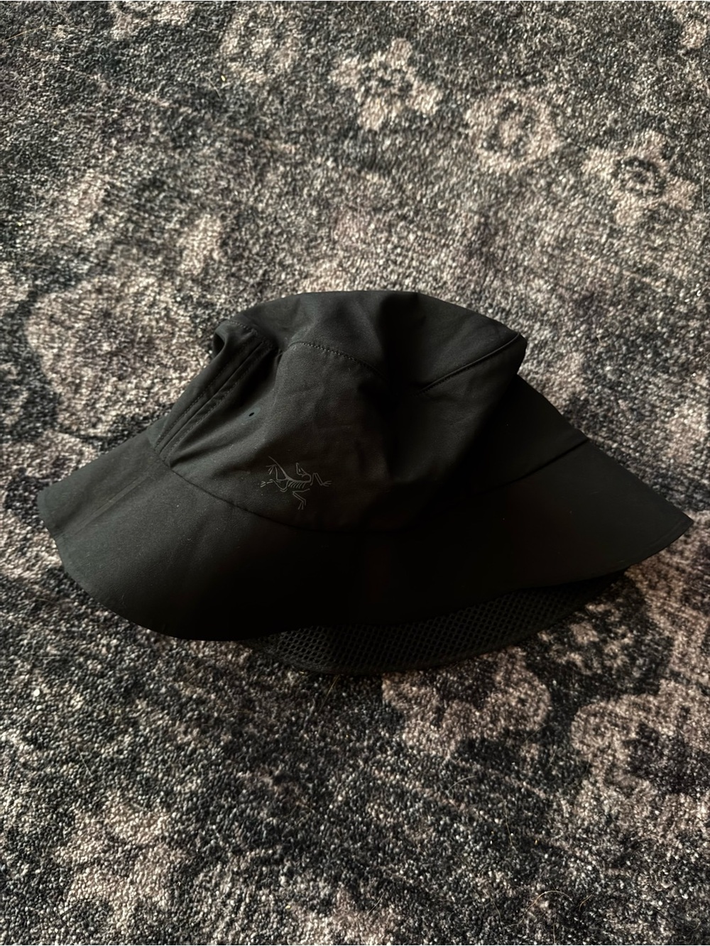 Arc’teryx Sinsolo Bucket Hat Black | Lightweight Technical Sun Hat | S/M-M